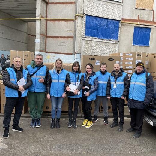 Волонтери передали побутову техніку мешканцям пошкоджених будинків у Харкові