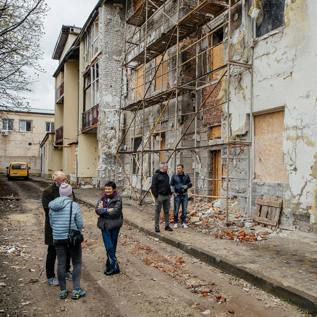 LWF and UNHCR rebuild homes in Ukraine